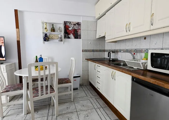 In Americas With Ocean View * Playa Feñabe