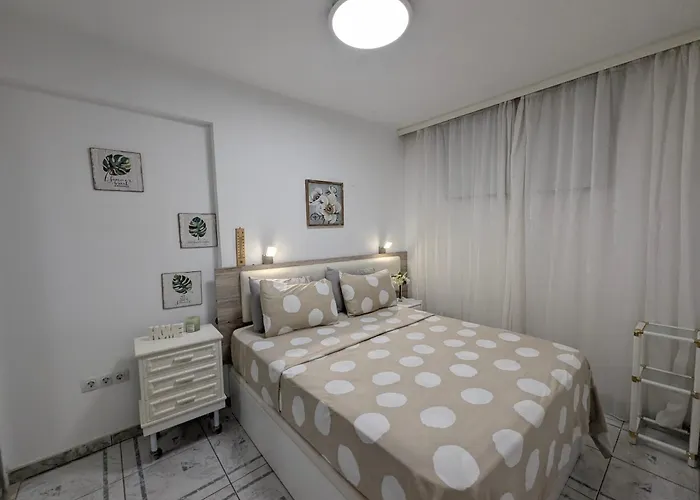 In Americas With Ocean View * Playa Feñabe